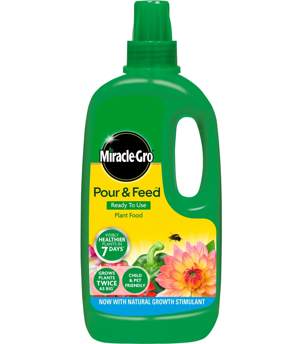 Miracle Gro Pour & Feed 1L